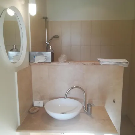 Bacchus Chambres D'hotes Non Fumeur Uzès