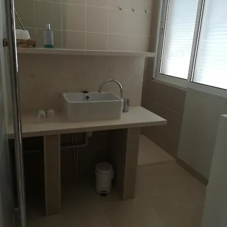 Bacchus Chambres D'hotes Non Fumeur Bed & Breakfast Uzès
